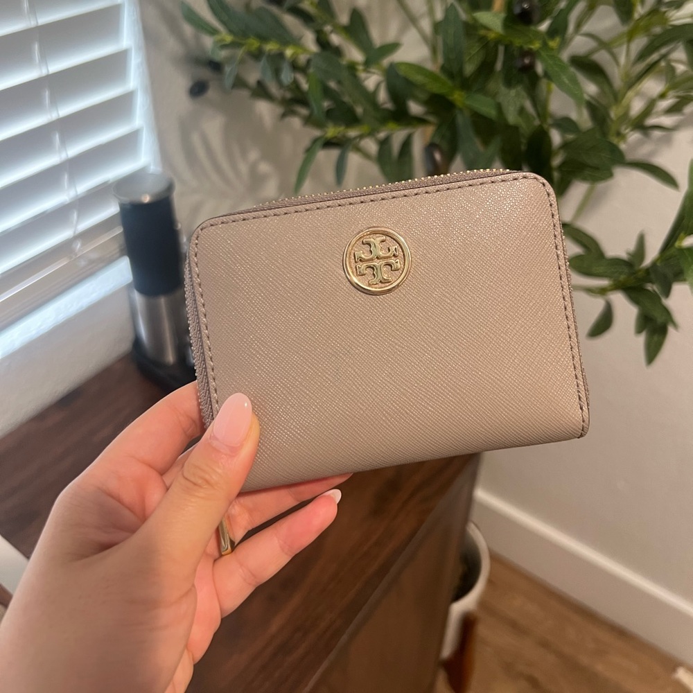 Tory Burch zip wallet
